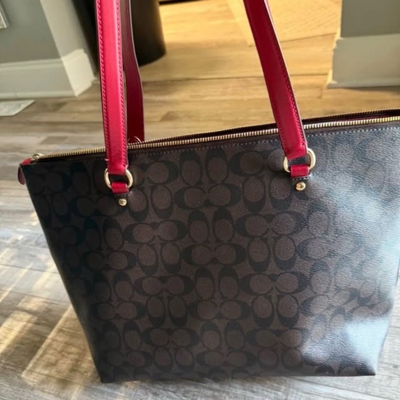 Red Designer Handbag - Picture 9 of 9